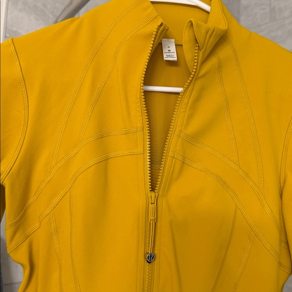 Lululemon define jacket gently worn - Picture 2 of 3